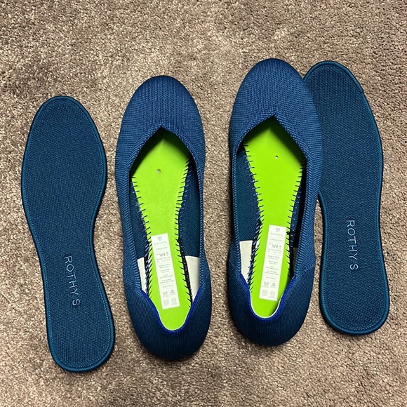 Rothy’s ocean blue flats - Picture 4 of 5